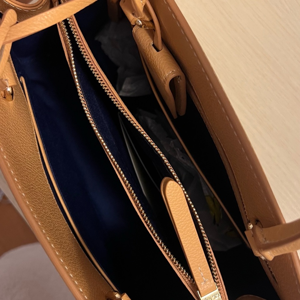Le Tanneur | EMILIE
MEDIUM-SIZED HANDBAG IN GRAINED LEATHER - Picture 2 of 5